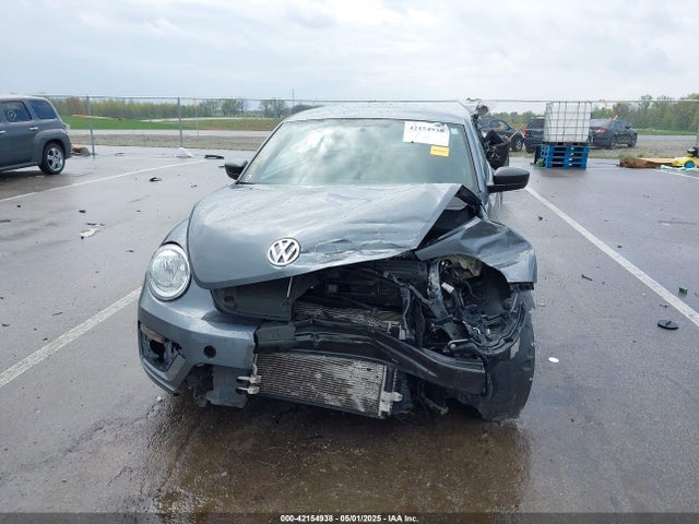 3VWFD7AT1JM726428 Volkswagen Beetle 2.0t Coast/2.0t S