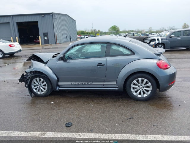 3VWFD7AT1JM726428 Volkswagen Beetle 2.0t Coast/2.0t S