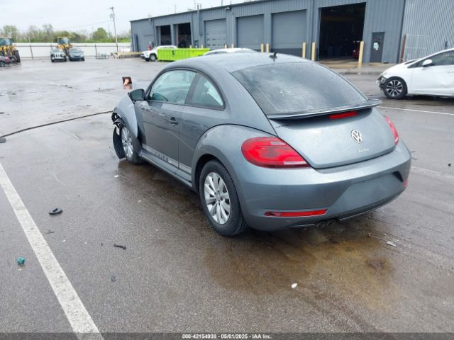 2018 VOLKSWAGEN BEETLE 3VWFD7AT1JM726428 Photo 2