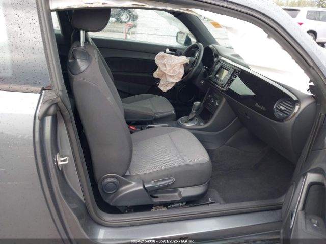 2018 VOLKSWAGEN BEETLE 3VWFD7AT1JM726428 Photo 4