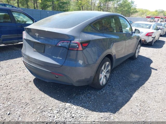 2023 TESLA MODEL Y 7SAYGDEE9PA170556 Photo 3