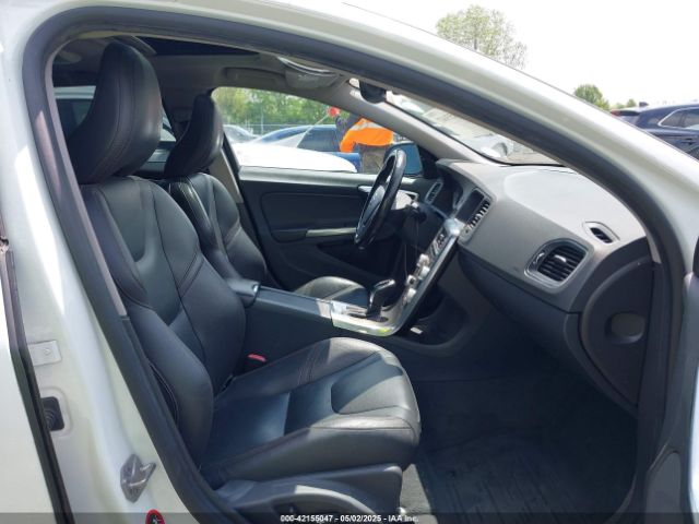 YV4612HKXG1003465 Volvo V60 Cross Country T5