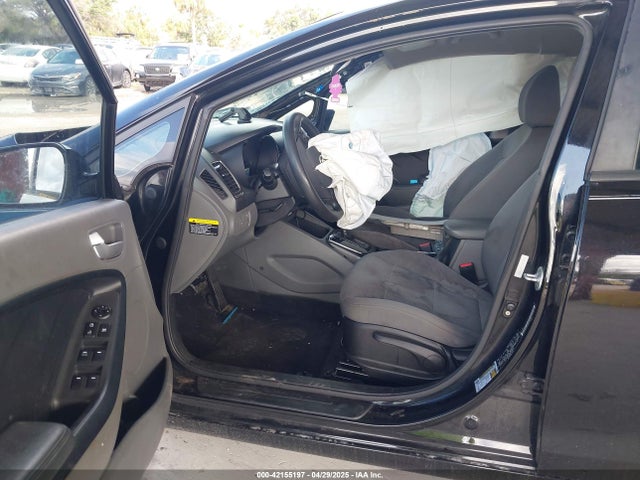 3KPFK4A75HE139647 KIA FORTE LX