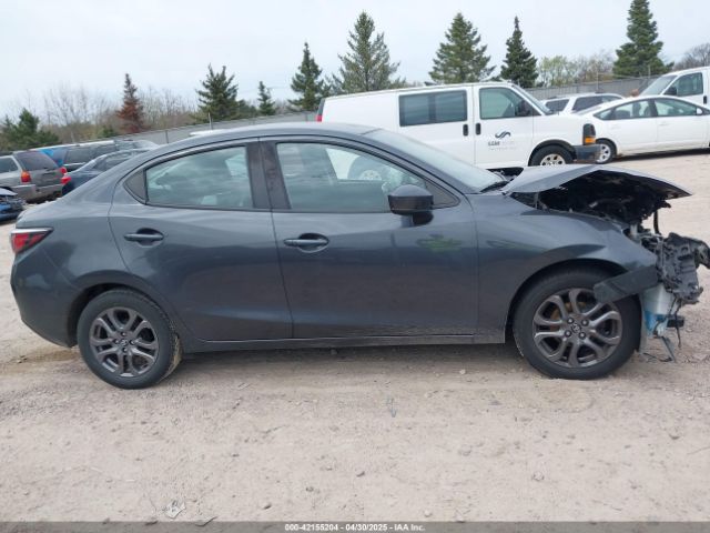 3MYDLBYV4KY501407 Toyota YARIS LE
