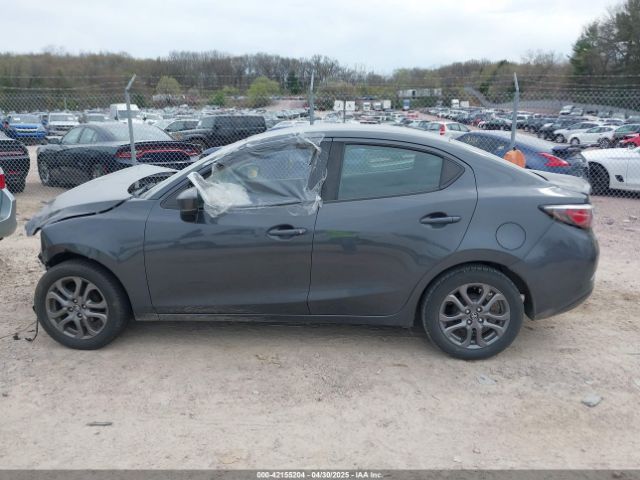 3MYDLBYV4KY501407 Toyota YARIS LE