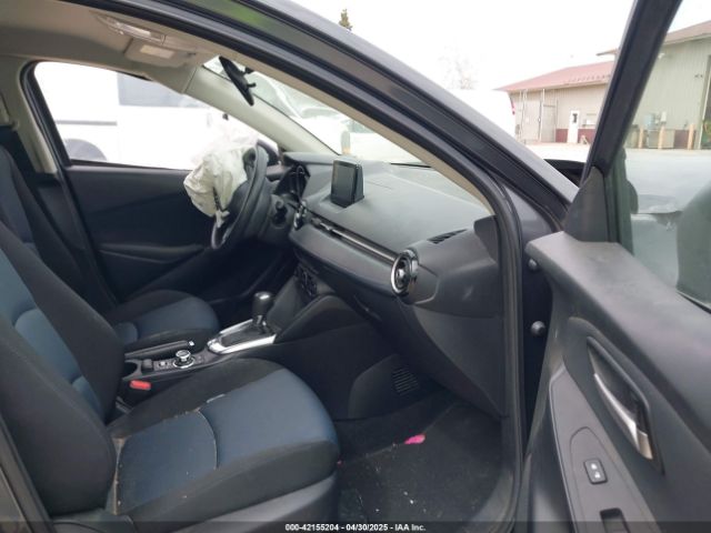 3MYDLBYV4KY501407 Toyota YARIS LE