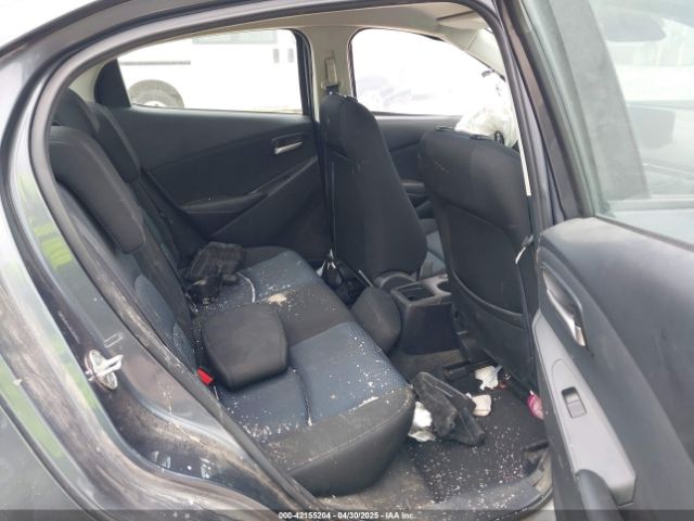 3MYDLBYV4KY501407 Toyota YARIS LE