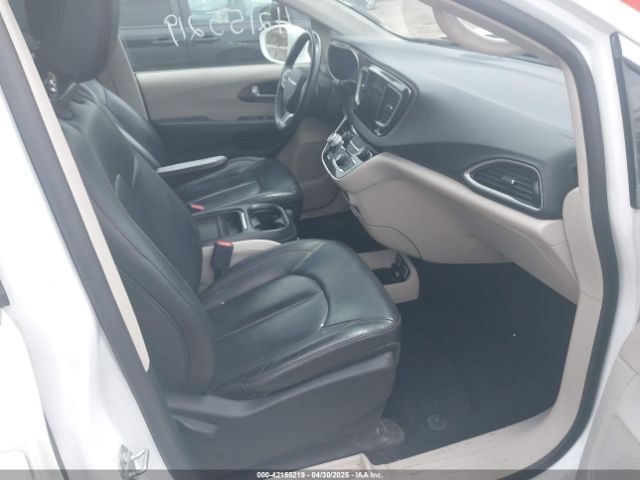 2C4RC1BG5HR676010 Chrysler Pacifica Touring-l