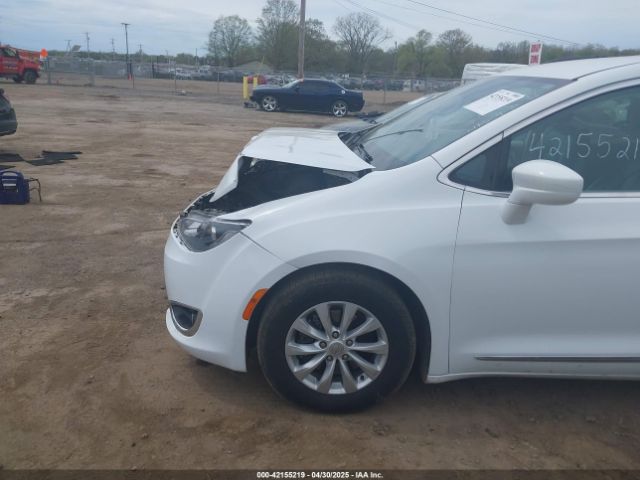 2C4RC1BG5HR676010 Chrysler Pacifica Touring-l