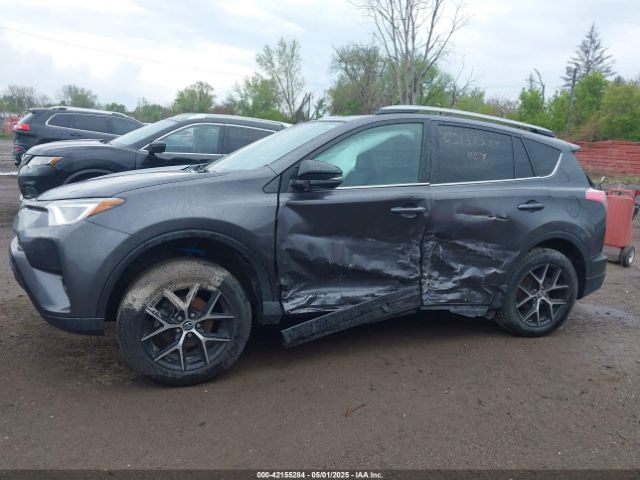 2T3JFREV7HW669529 Toyota RAV4 SE