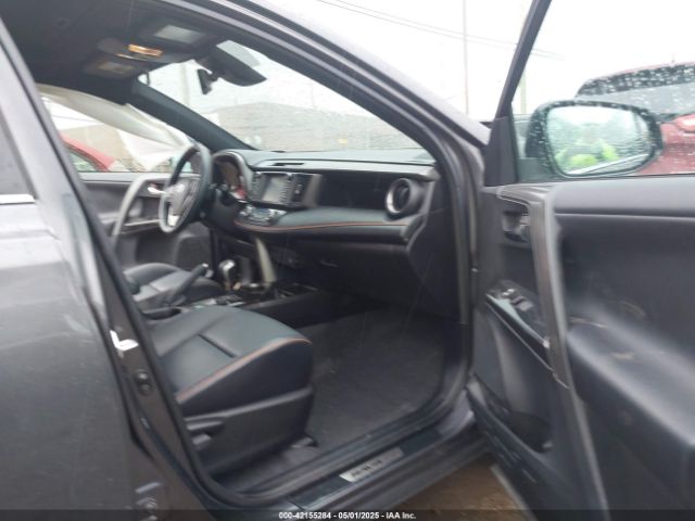 2T3JFREV7HW669529 Toyota RAV4 SE
