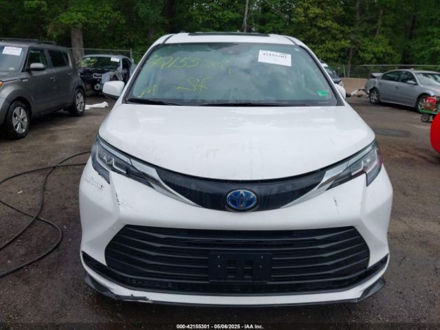 5TDBRKEC8MS008394 Toyota SIENNA LE