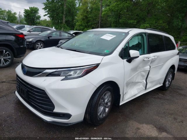 5TDBRKEC8MS008394 Toyota SIENNA LE