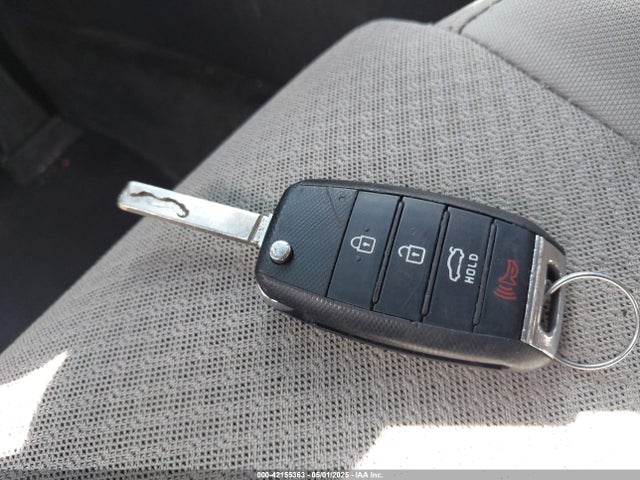 5XXGT4L39JG272694 KIA Optima Lx