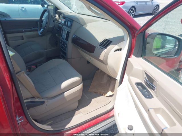 2010 CHRYSLER TOWN & COUNTRY 2A4RR4DE6AR142851 Photo 4