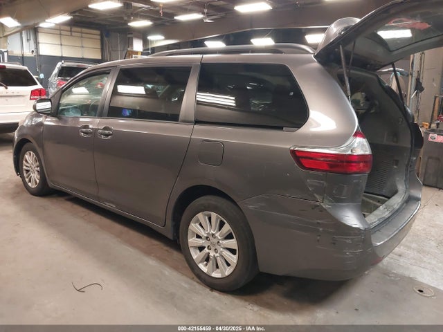5TDYK3DC3FS677780 Toyota Sienna Xle 8 Passenger