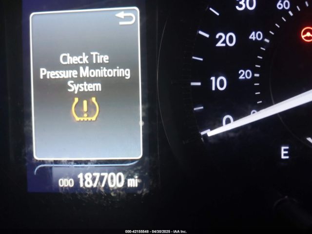 5TDYK3DC0GS701583 Toyota Sienna Xle 8 Passenger