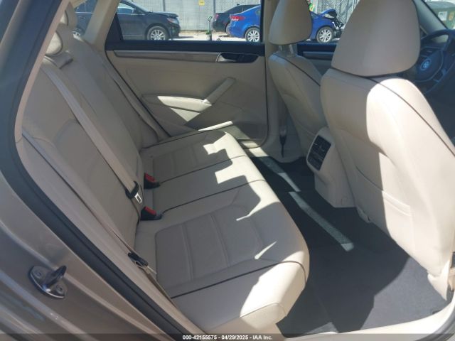 1VWGT7A30HC054669 Volkswagen Passat 1.8t Se
