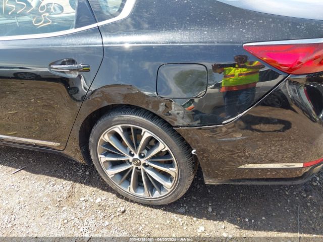 KNALC4J12H5092761 KIA Cadenza Technology
