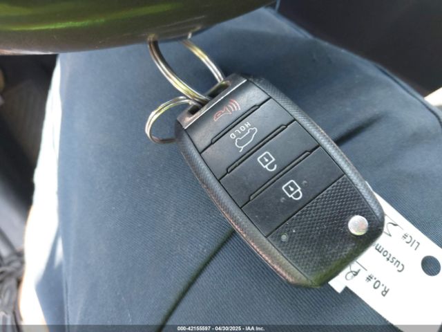 5XYKT3A63EG512485 KIA SORENTO LX