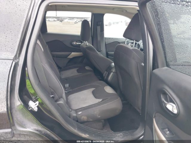 1C4PJLAB2HW641124 Jeep Cherokee