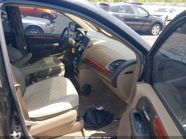 2C4RC1BG4ER217711 Chrysler Town & Country Touring