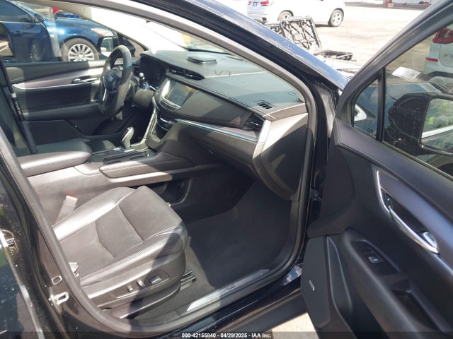2017 CADILLAC XT5 1GYKNBRS0HZ116875 Photo 4