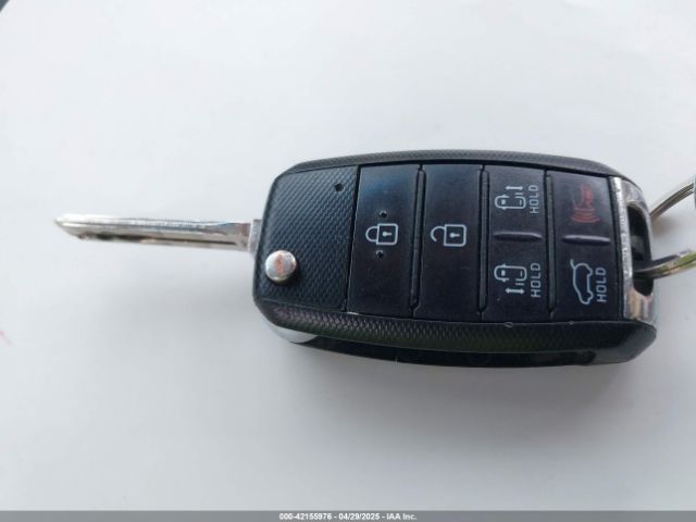 KNDMB5C19G6175576 KIA SEDONA LX