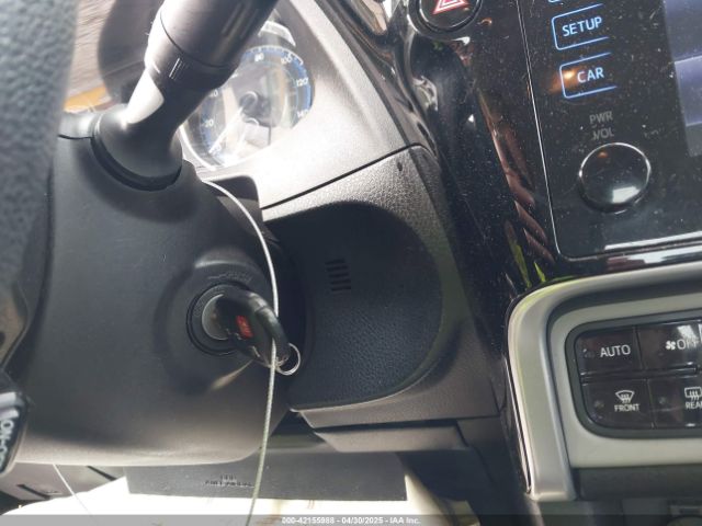 2T1BURHE0HC755944 Toyota COROLLA LE