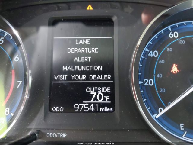 2T1BURHE0HC755944 Toyota COROLLA LE