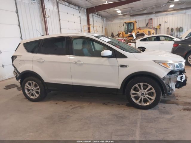1FMCU9GDXKUA97147 Ford ESCAPE SE