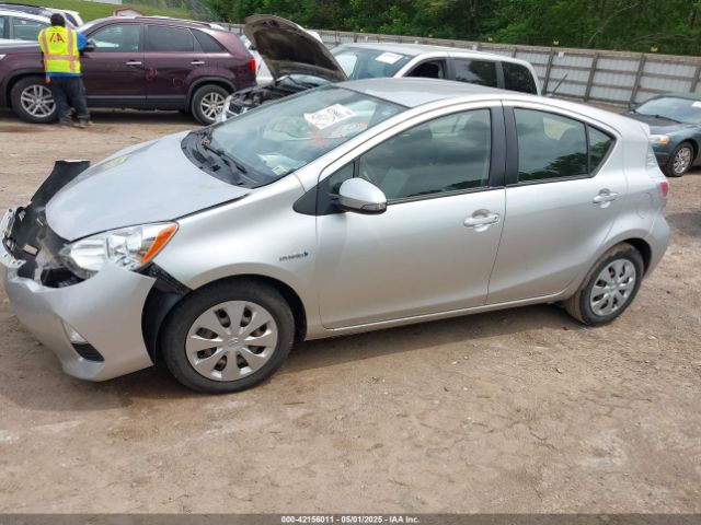 JTDKDTB35E1061058 Toyota Prius C Two