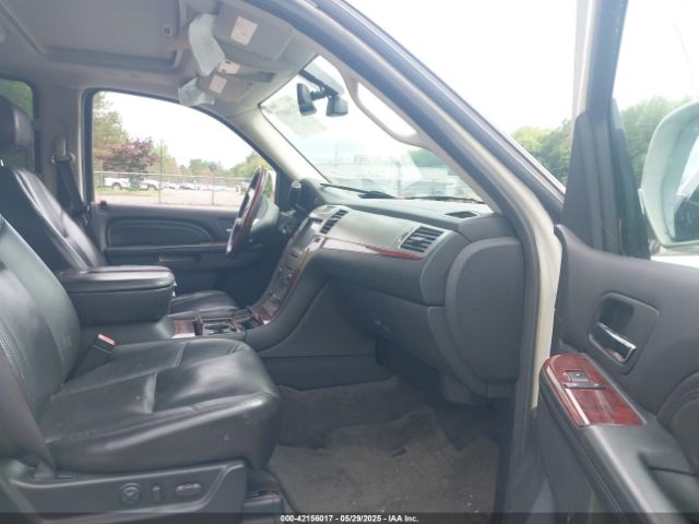 2010 CADILLAC ESCALADE 1GYUKBEFXAR101977 Photo 4