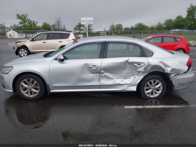 1VWAT7A38HC064419 Volkswagen Passat 1.8t S