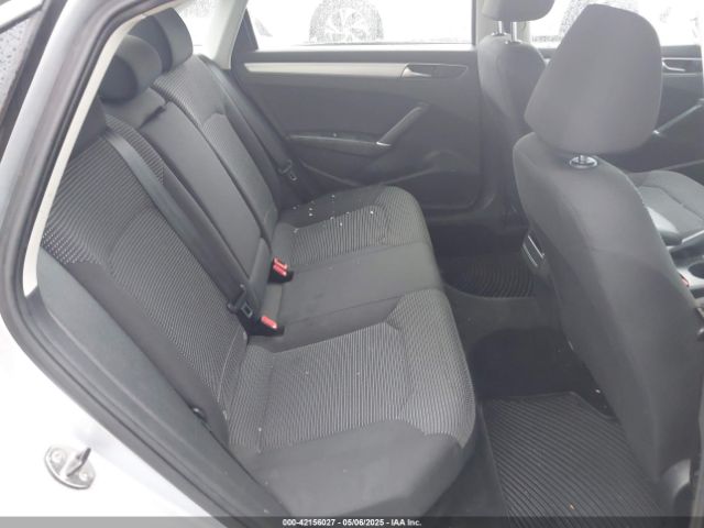 1VWAT7A38HC064419 Volkswagen Passat 1.8t S