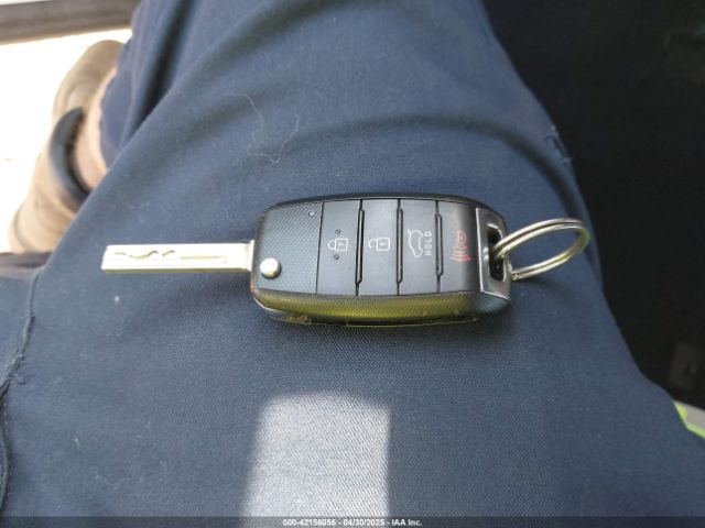 5XYPG4A52JG396603 KIA Sorento 3.3l Lx