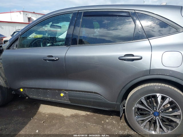 1FMCU9G66NUB20350 Ford ESCAPE SE