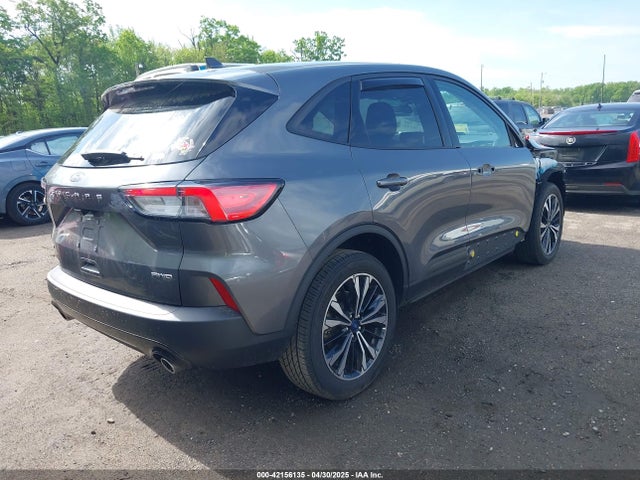 1FMCU9G66NUB20350 Ford ESCAPE SE