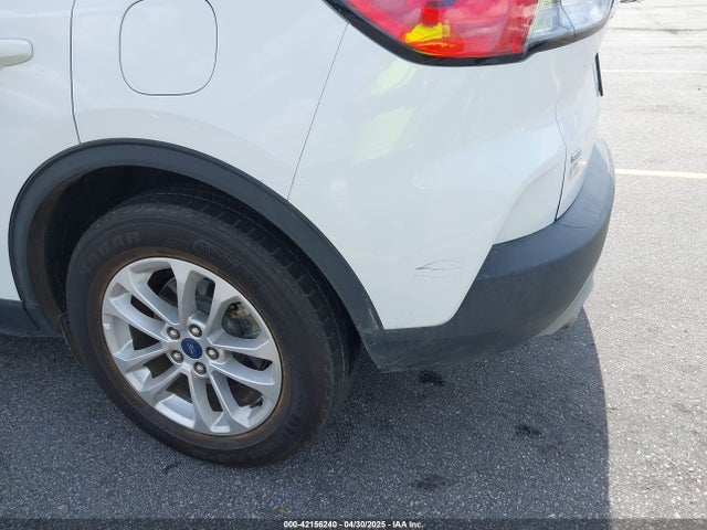 1FMCU0G67NUA84373 Ford ESCAPE SE