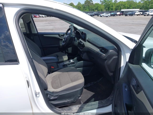 1FMCU0G67NUA84373 Ford ESCAPE SE