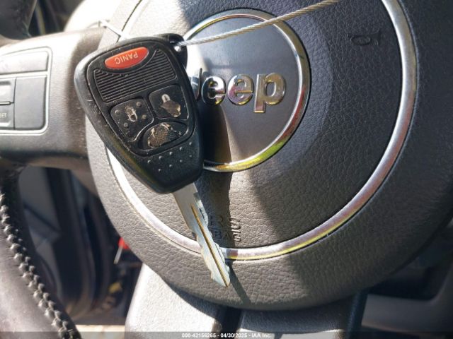 1C4NJPFB9GD812128 Jeep Patriot Latitude