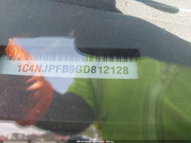 1C4NJPFB9GD812128 Jeep Patriot Latitude