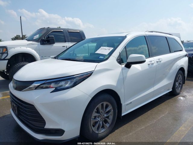 5TDBRKEC8MS035577 Toyota SIENNA LE