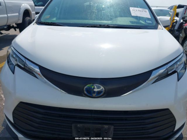 5TDBRKEC8MS035577 Toyota SIENNA LE