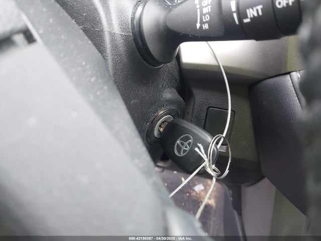 2T3WFREV6GW250513 Toyota Rav4 Xle