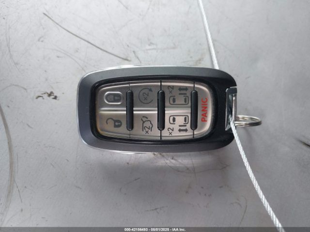 2C4RC1CG9NR126478 Chrysler Voyager Lx