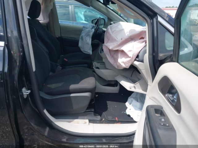 2C4RC1CG9NR126478 Chrysler Voyager Lx