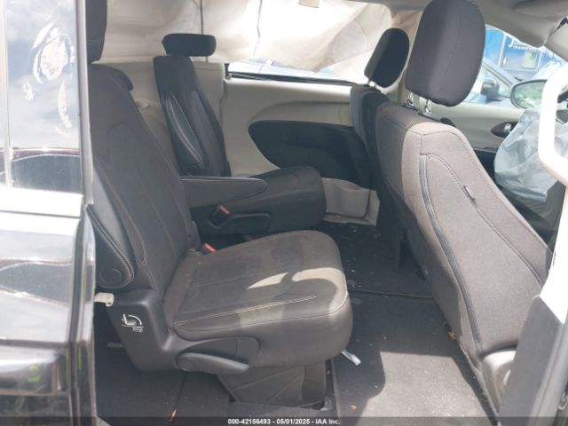2C4RC1CG9NR126478 Chrysler Voyager Lx
