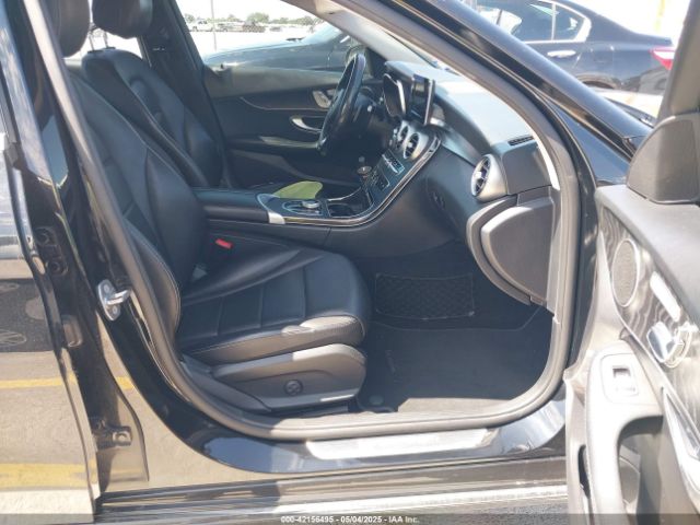55SWF4JB3HU186757 Mercedes-Benz C 300 Luxury/sport
