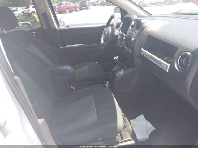 1C4NJCBA6GD560179 Jeep Compass Sport